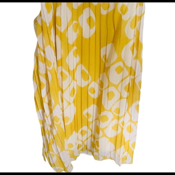 PINK MARTINI Swing Dress With Button Detail Neckline Mustard Yellow Size Medium - Picture 12 of 14